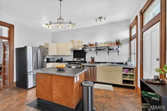 4441 Oakland Avenue, St Louis, MO 63110