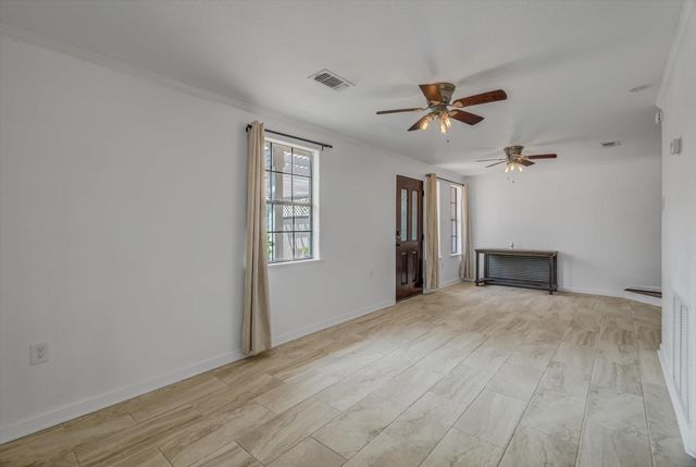 2128 59th Street, Galveston, TX 77551