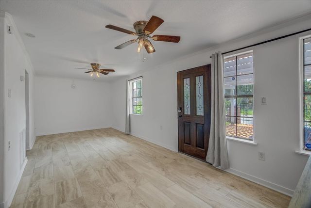 2128 59th Street, Galveston, TX 77551