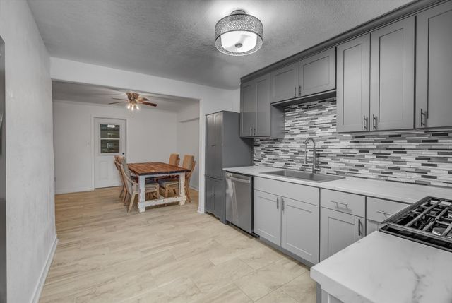 2128 59th Street, Galveston, TX 77551