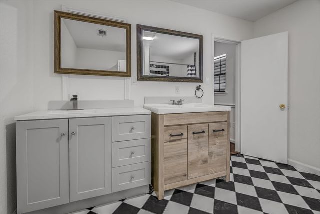 2128 59th Street, Galveston, TX 77551