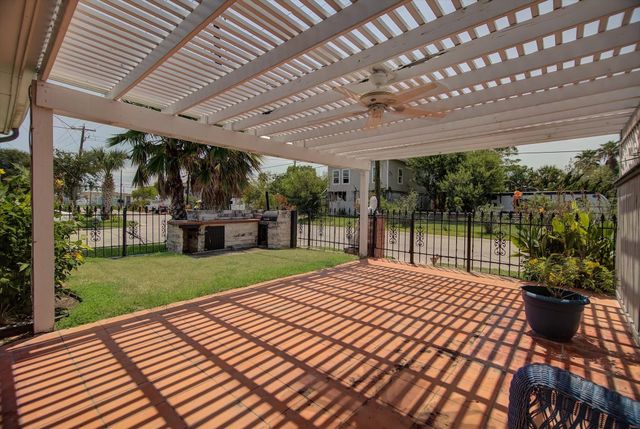 2128 59th Street, Galveston, TX 77551