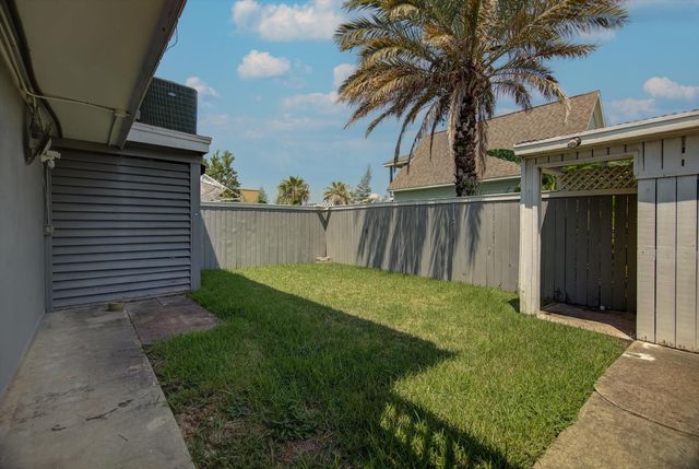 2128 59th Street, Galveston, TX 77551