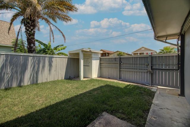 2128 59th Street, Galveston, TX 77551