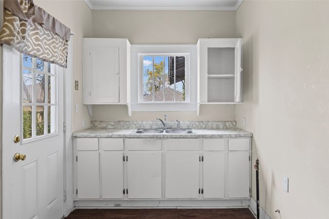 2104 Jones Street, Greenville, TX 75401