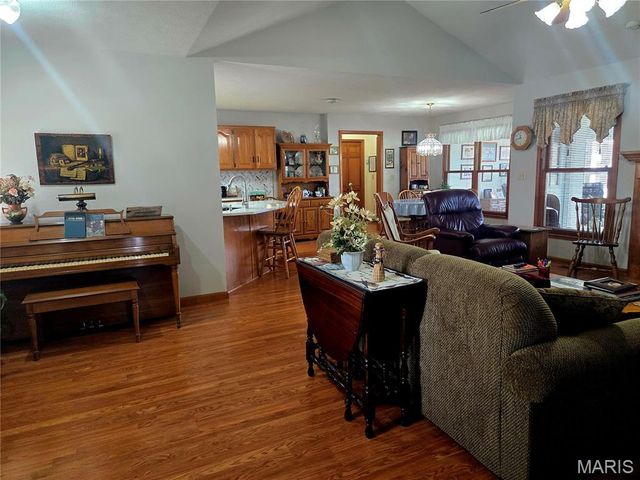 909 Daytona Drive, Lebanon, MO 65536