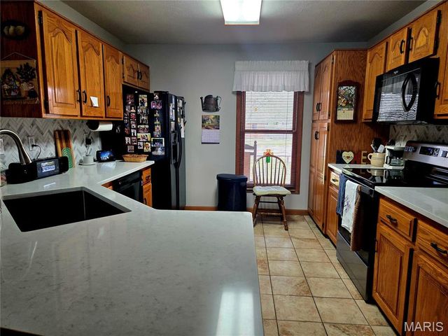 909 Daytona Drive, Lebanon, MO 65536