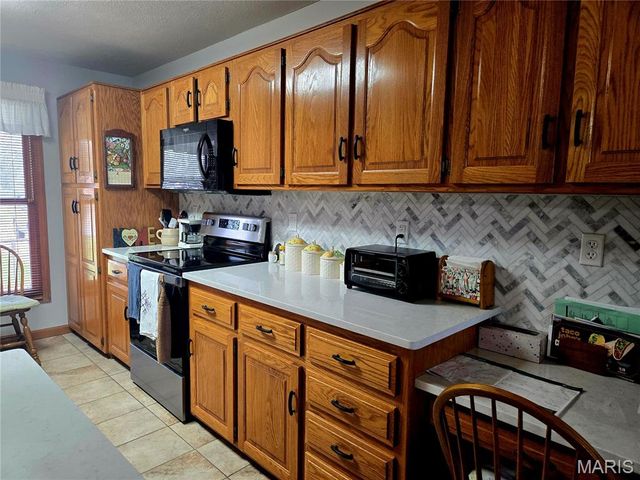 909 Daytona Drive, Lebanon, MO 65536