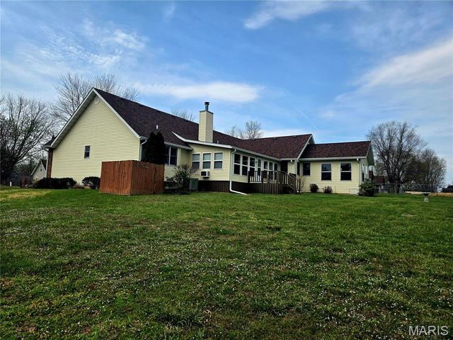 909 Daytona Drive, Lebanon, MO 65536