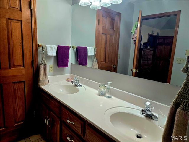 909 Daytona Drive, Lebanon, MO 65536