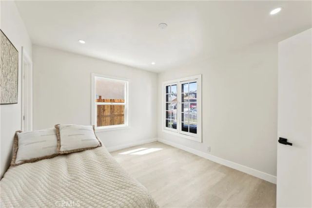 2942 S West View, Los Angeles, CA 90016