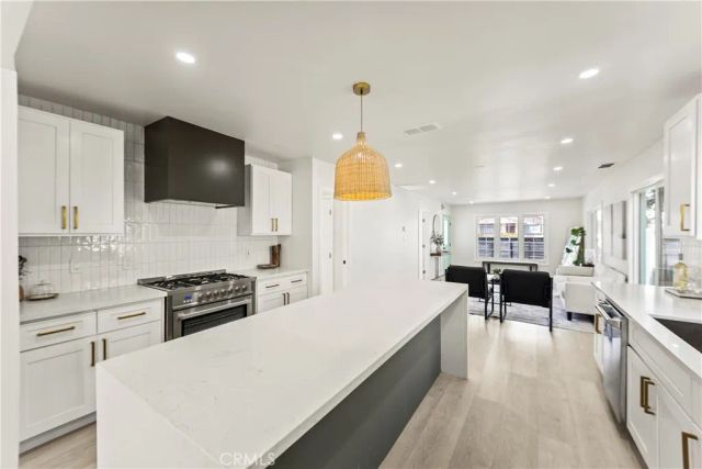 2942 S West View, Los Angeles, CA 90016