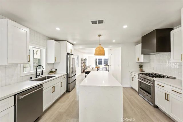 2942 S West View, Los Angeles, CA 90016