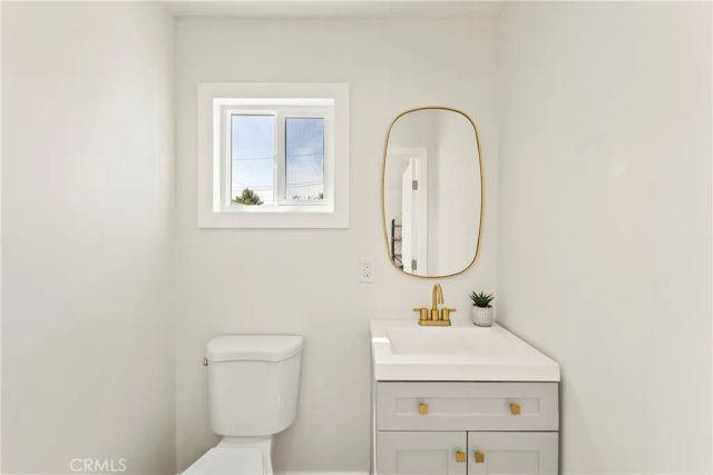 2942 S West View, Los Angeles, CA 90016