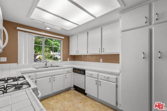 43033 22nd Street, Lancaster, CA 93536