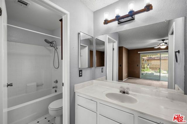 43033 22nd Street, Lancaster, CA 93536