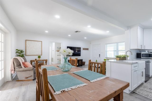 1712 S CLARK AVENUE, Tampa, FL 33629