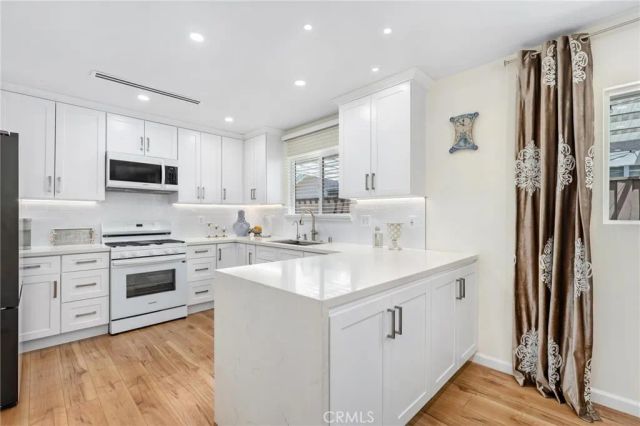8416 Rhea Avenue, Northridge, CA 91324