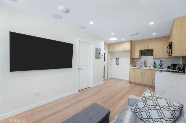 8416 Rhea Avenue, Northridge, CA 91324