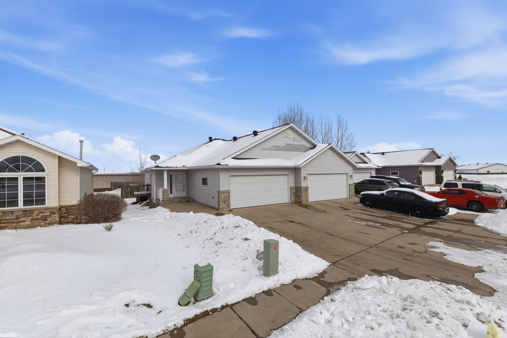 3418 Village Green Drive, Moorhead, MN 56560