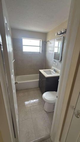 3722 Henry Avenue 3, West Palm Beach, FL 33405