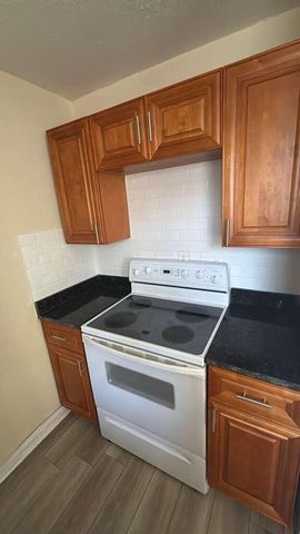 3722 Henry Avenue 3, West Palm Beach, FL 33405