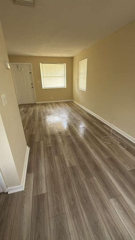 3722 Henry Avenue 3, West Palm Beach, FL 33405