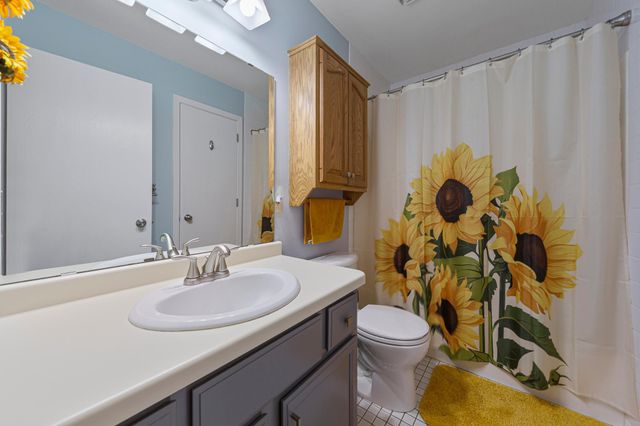 1042 E Travelers Trail, Burnsville, MN 55337