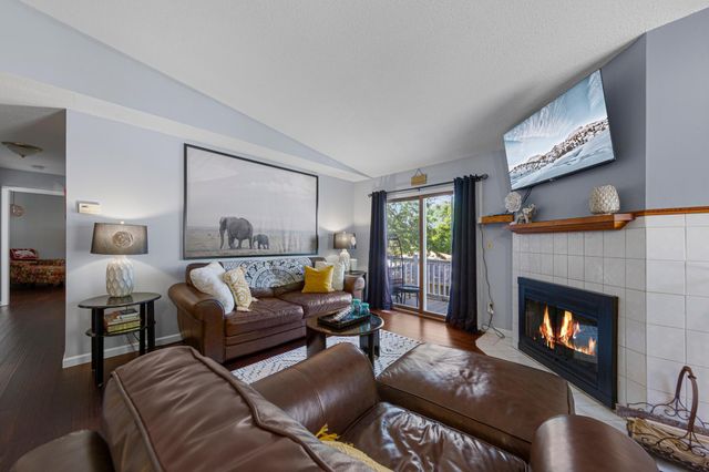 1042 E Travelers Trail, Burnsville, MN 55337
