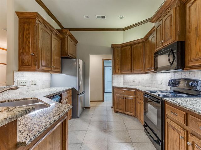 604 N Timber Road, Midwest City, OK 73130