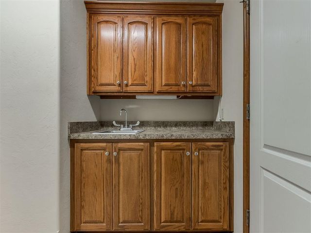 604 N Timber Road, Midwest City, OK 73130