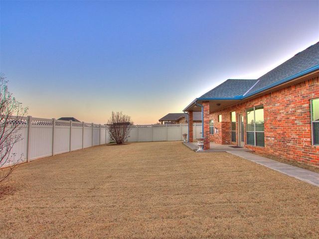 604 N Timber Road, Midwest City, OK 73130
