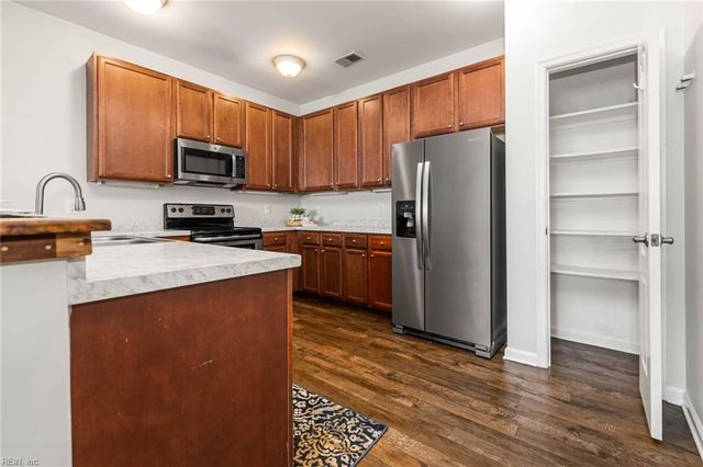 900 Southmoor Dr Unit 103, Virginia Beach, VA 23455
