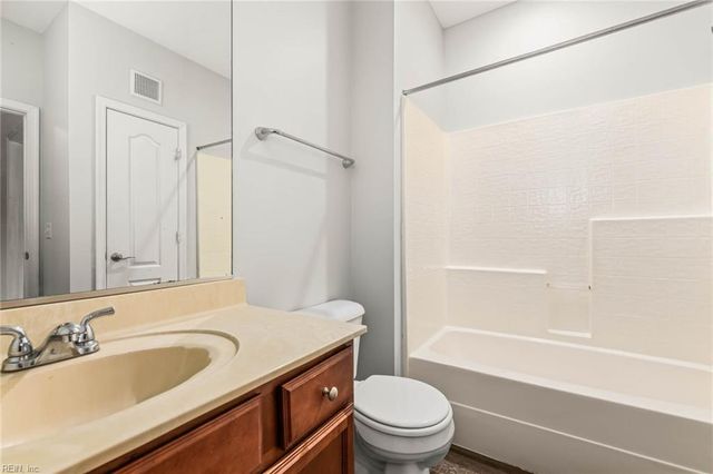 900 Southmoor Dr Unit 103, Virginia Beach, VA 23455