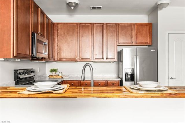 900 Southmoor Dr Unit 103, Virginia Beach, VA 23455