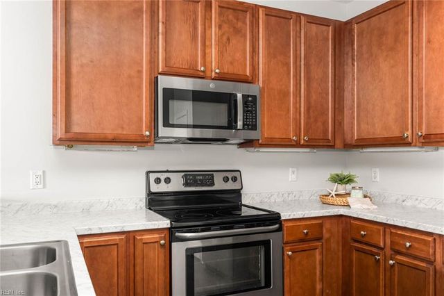 900 Southmoor Dr Unit 103, Virginia Beach, VA 23455