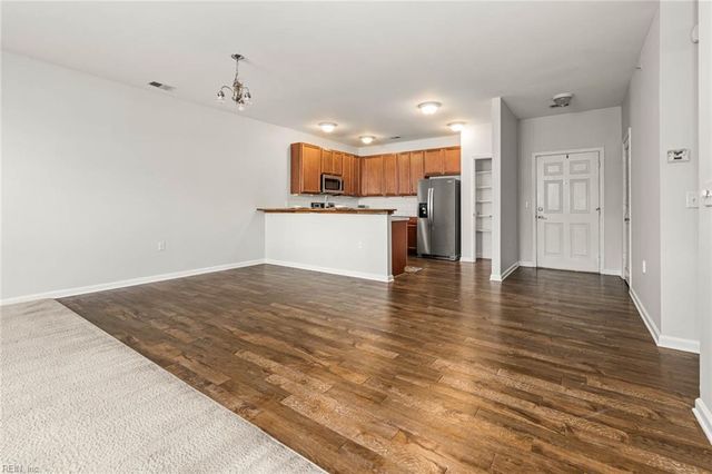 900 Southmoor Dr Unit 103, Virginia Beach, VA 23455