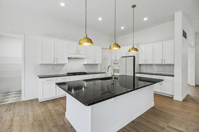10125 Zumstein Drive, Symmes Twp, OH 45111