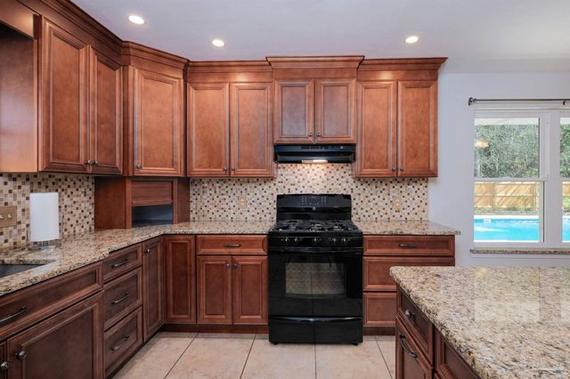 1908 Joshua Dr, Cantonment, FL 32533