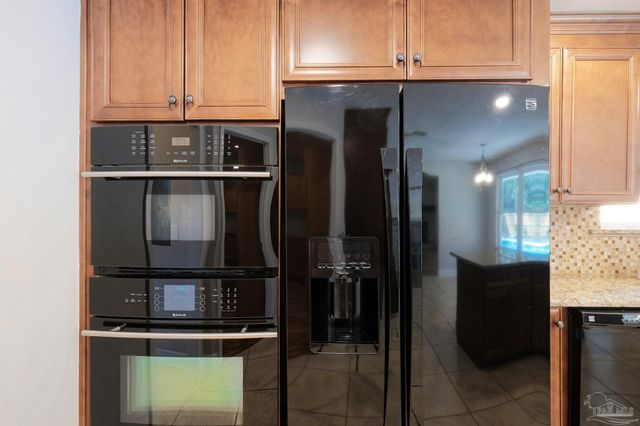 1908 Joshua Dr, Cantonment, FL 32533