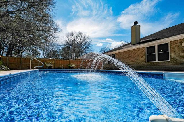 1908 Joshua Dr, Cantonment, FL 32533