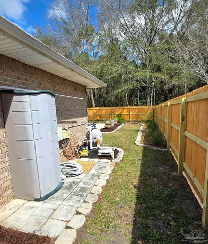 1908 Joshua Dr, Cantonment, FL 32533