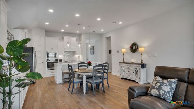 1816 Field Brook, Seguin, TX 78155