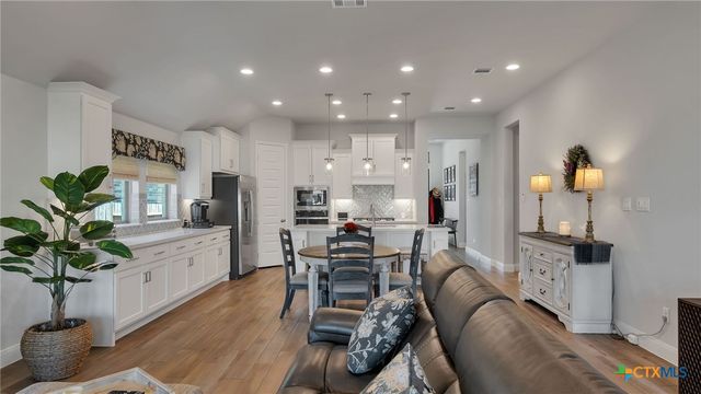 1816 Field Brook, Seguin, TX 78155