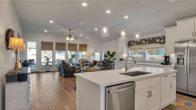 1816 Field Brook, Seguin, TX 78155