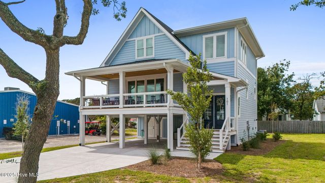 101 NE 64th Street, Oak Island, NC 28465
