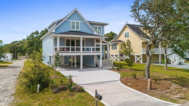 101 NE 64th Street, Oak Island, NC 28465
