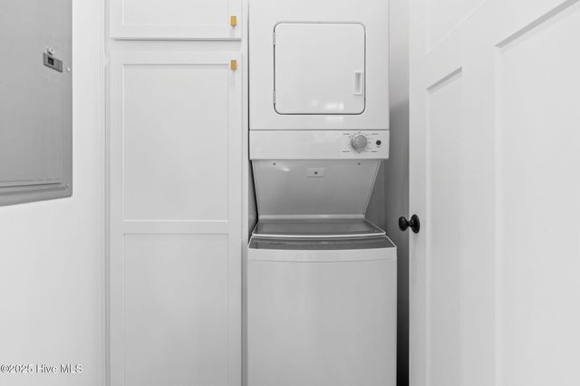 101 NE 64th Street, Oak Island, NC 28465