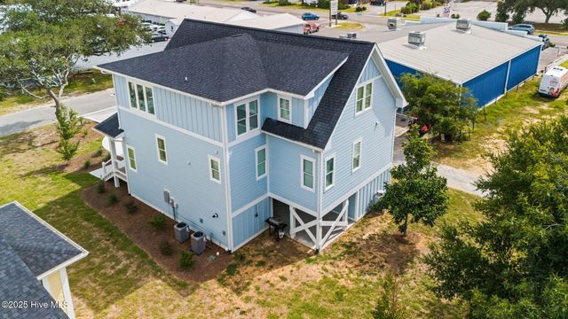 101 NE 64th Street, Oak Island, NC 28465