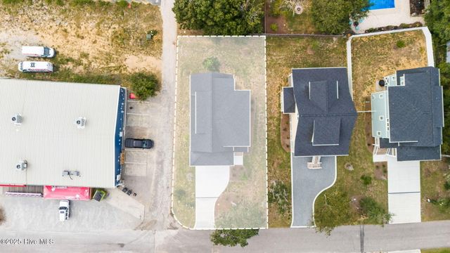 101 NE 64th Street, Oak Island, NC 28465